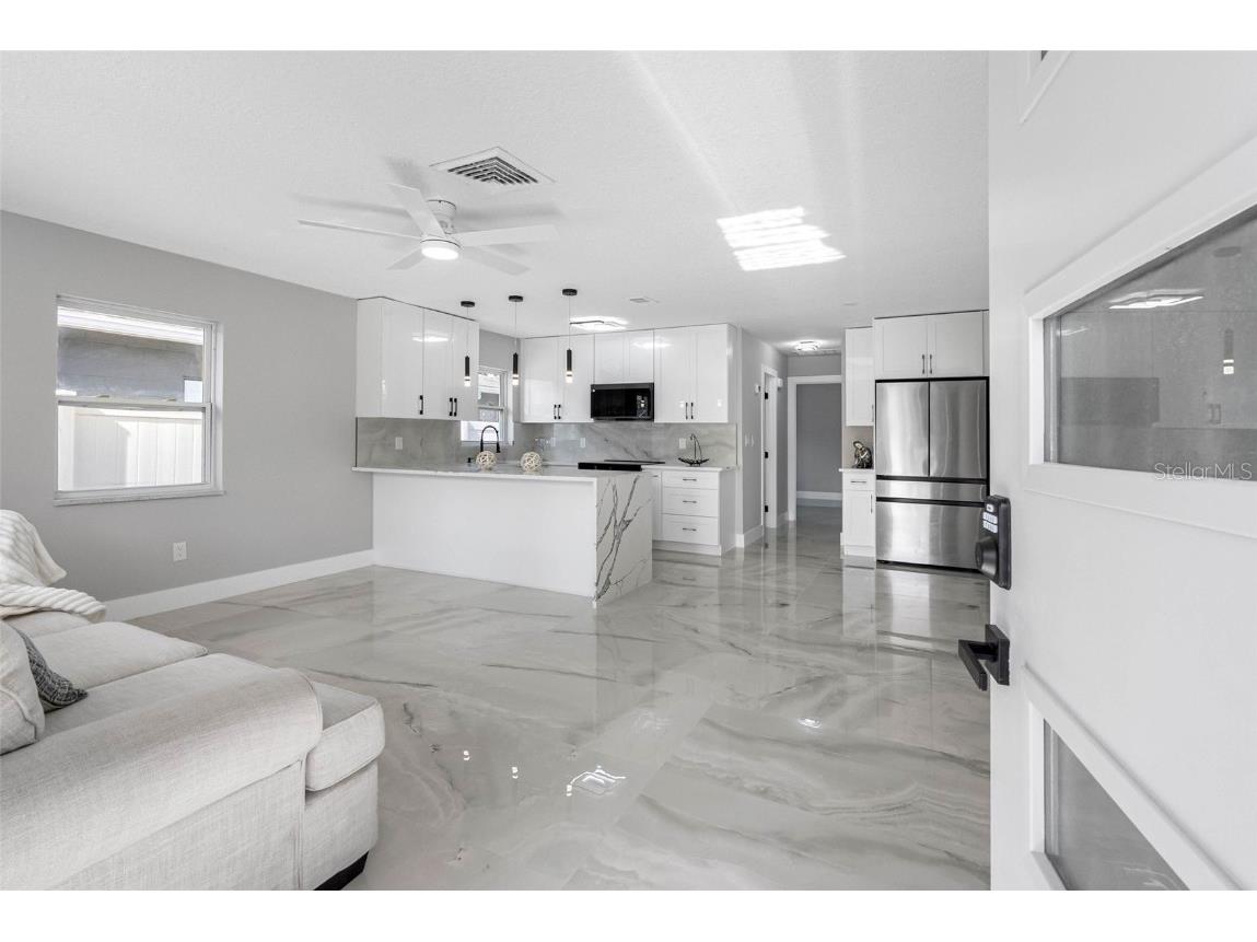 1861 Shore Acres Boulevard NE Saint Petersburg FL 33703 TB8448516 image11