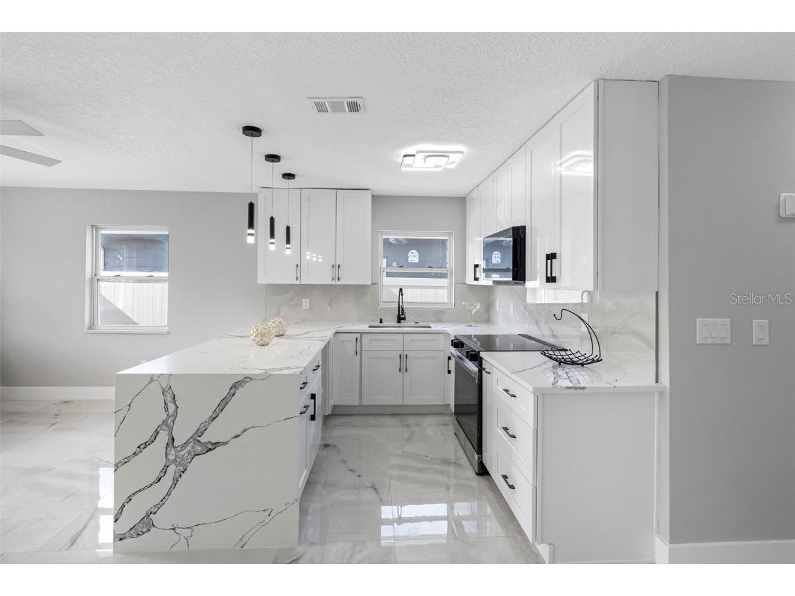 1861 Shore Acres Boulevard NE Saint Petersburg FL 33703 TB8448516 image14