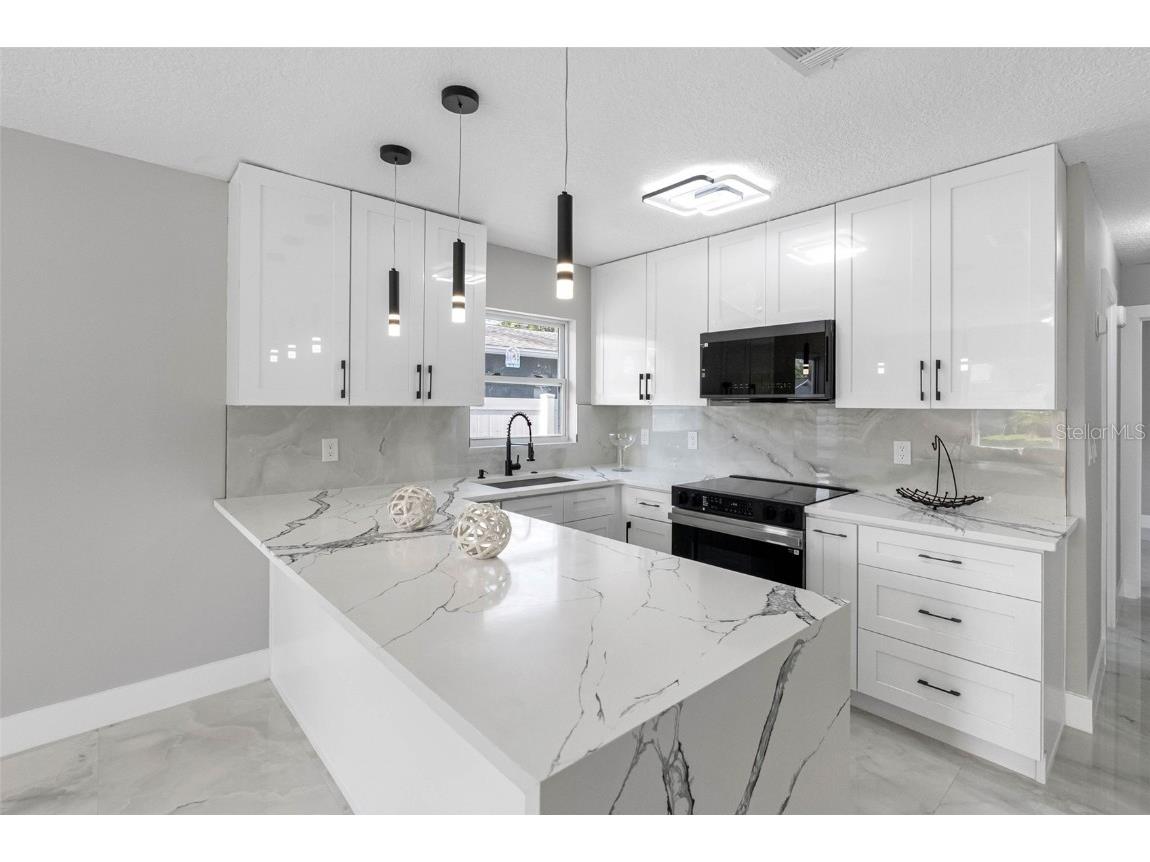 1861 Shore Acres Boulevard NE Saint Petersburg FL 33703 TB8448516 image15