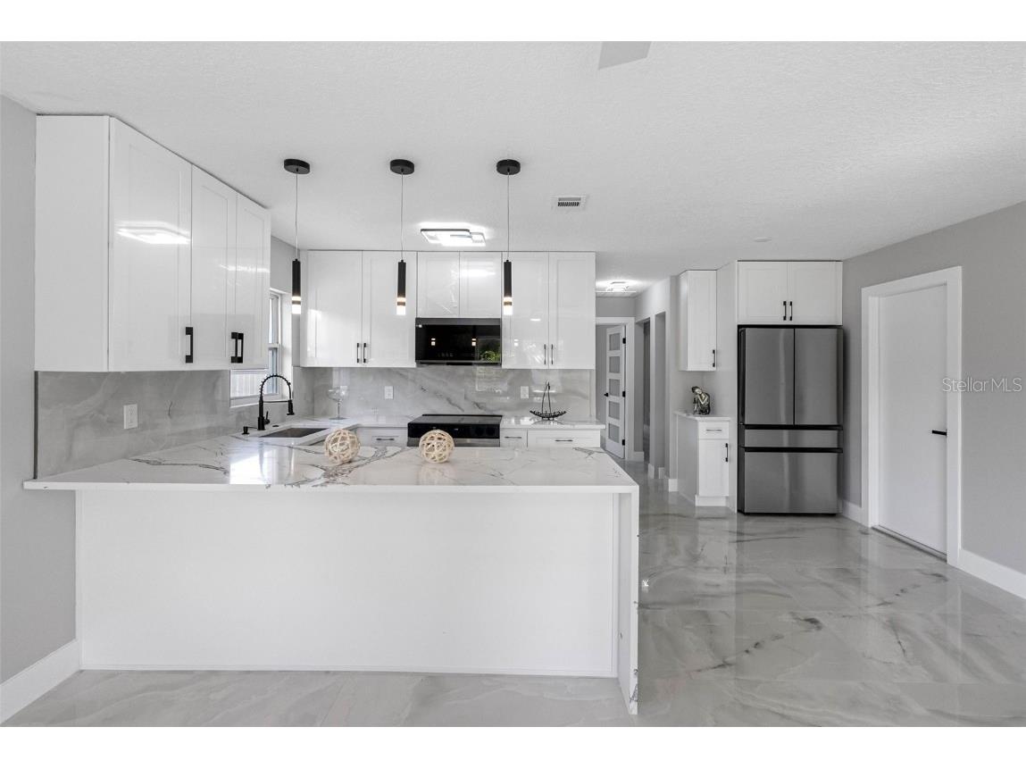 1861 Shore Acres Boulevard NE Saint Petersburg FL 33703 TB8448516 image18