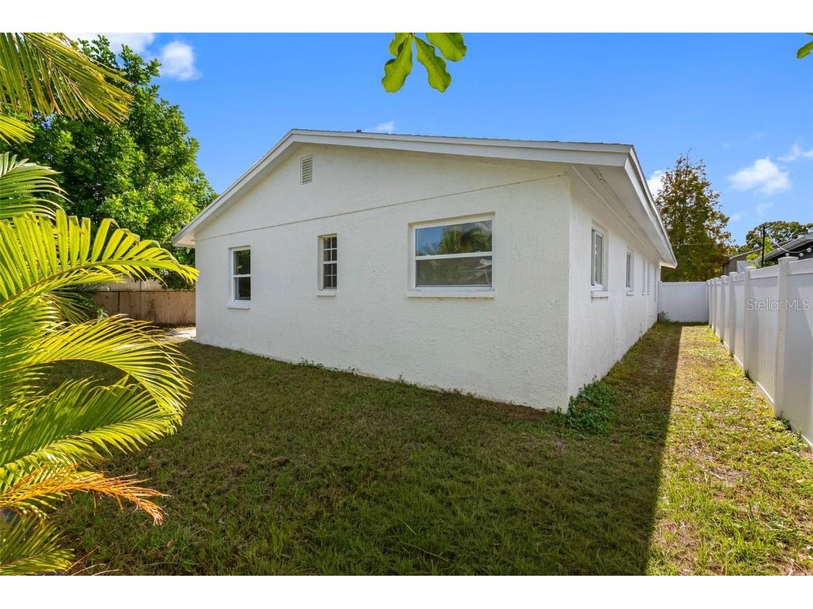 1861 Shore Acres Boulevard NE Saint Petersburg FL 33703 TB8448516 image39