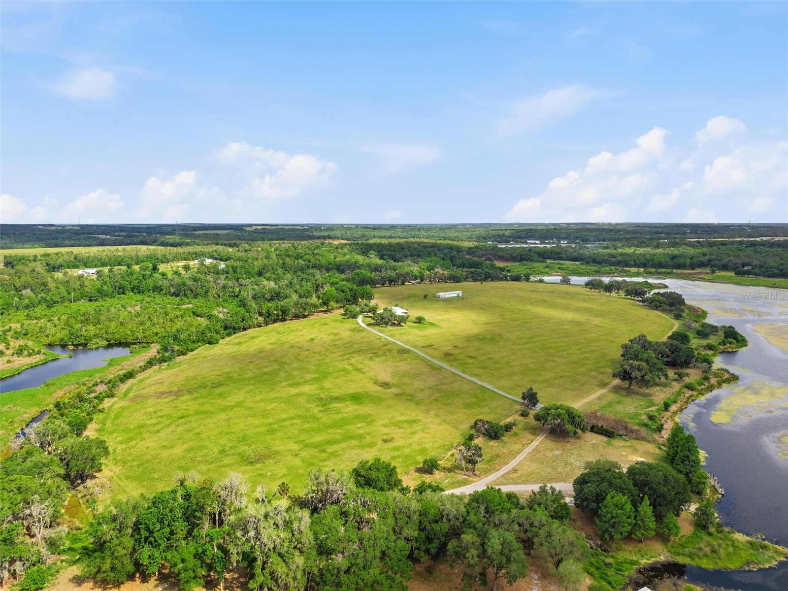 18610 Townsend House Road Dade City FL 33523 - Middle lake W7884689 image1