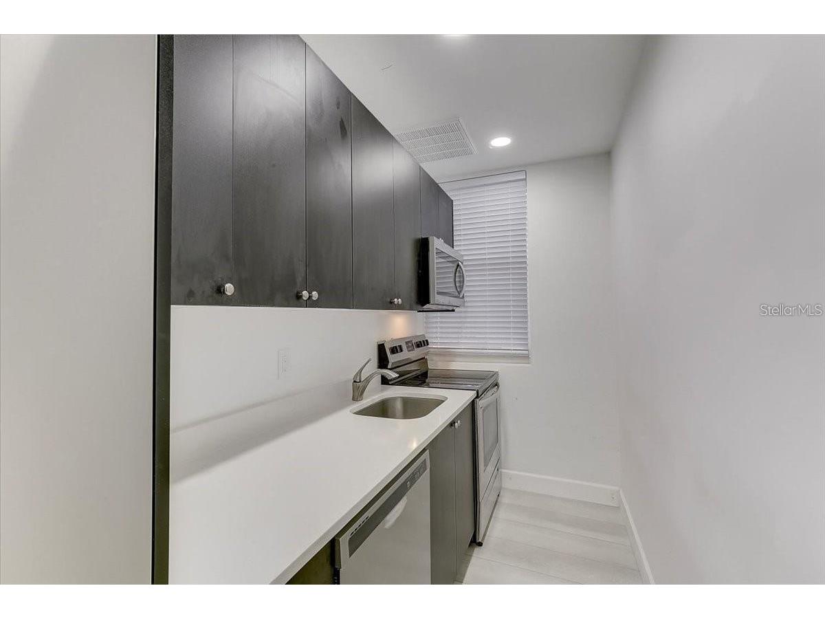 1862 6th Street Sarasota FL 34236 O6380883 image9