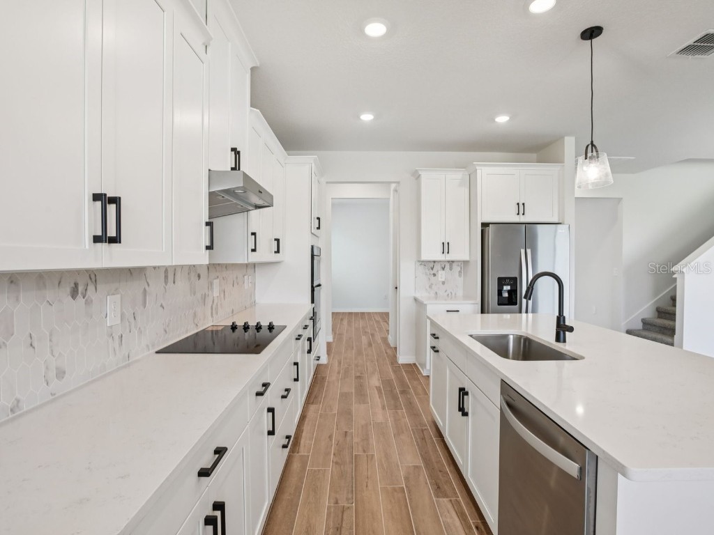 1862 Coolridge Place Zephyrhills FL 33541 O6358459 image5