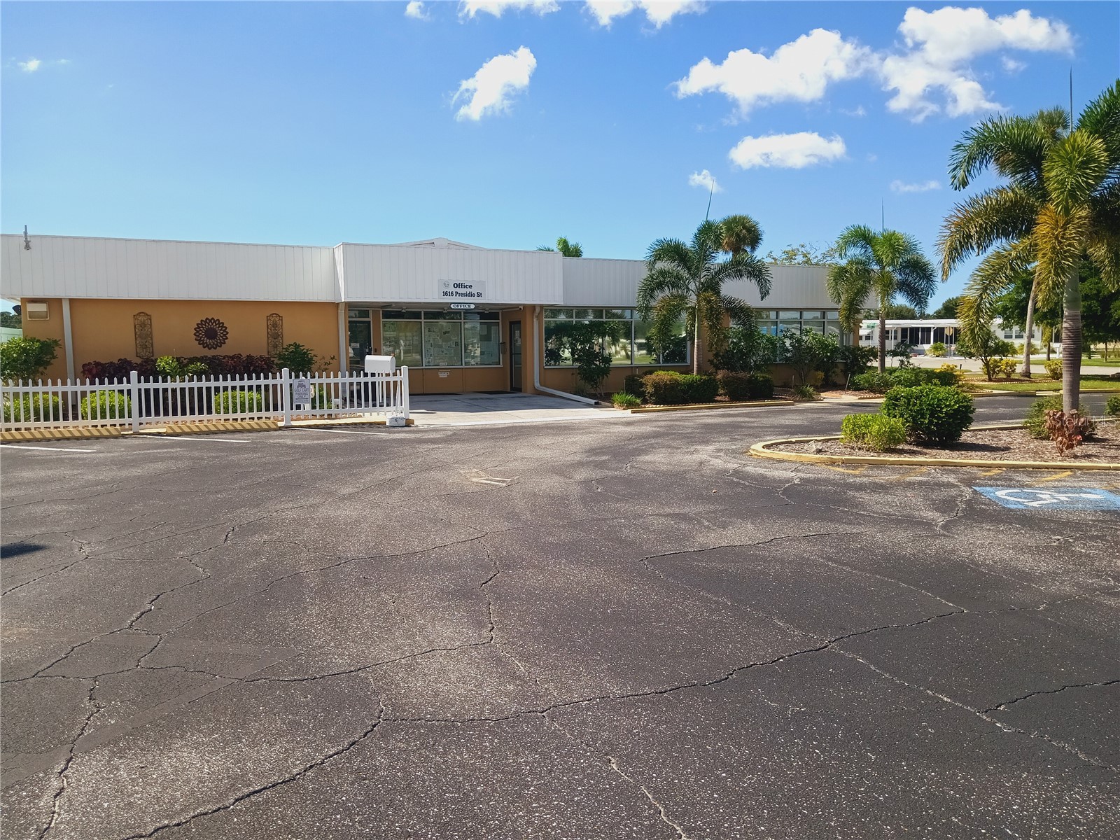 1862 Palm Springs Street Sarasota FL 34234 A4681738 image56