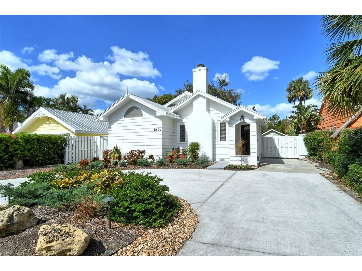 1863 Bougainvillea Street Sarasota FL 34239 A4627809 image1
