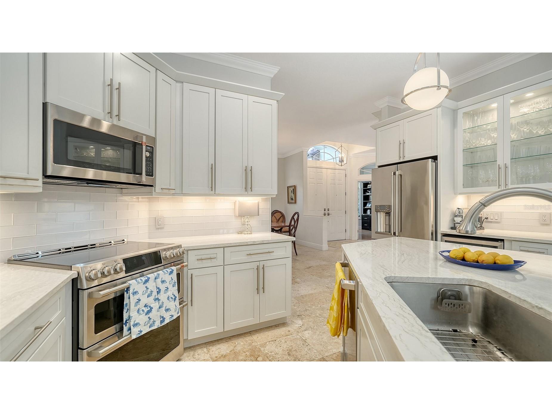 1864 Goldenrod Street Sarasota FL 34239 A4676645 image12