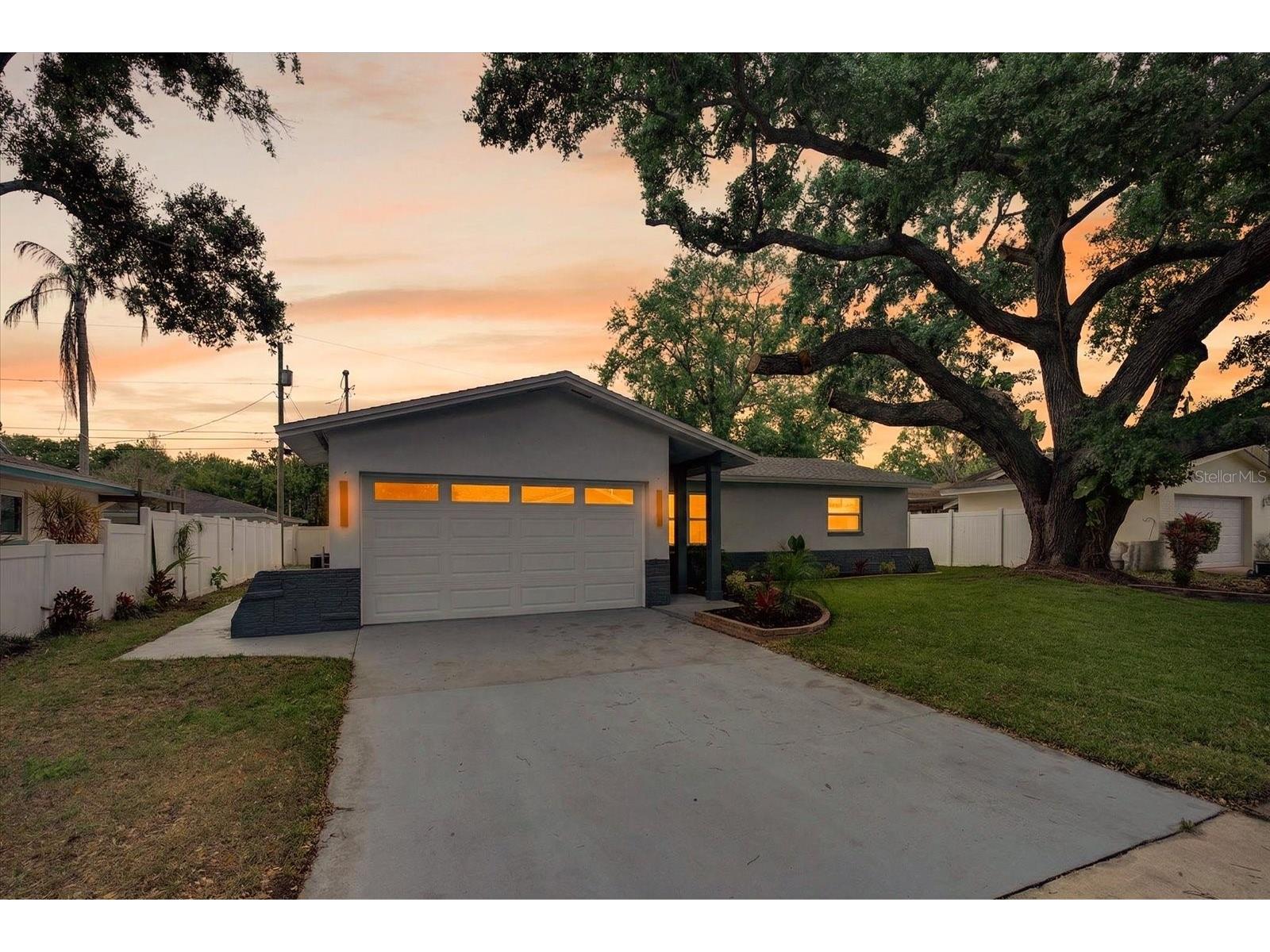 1864 Paradise Lane Clearwater FL 33756 TB8492743 image1
