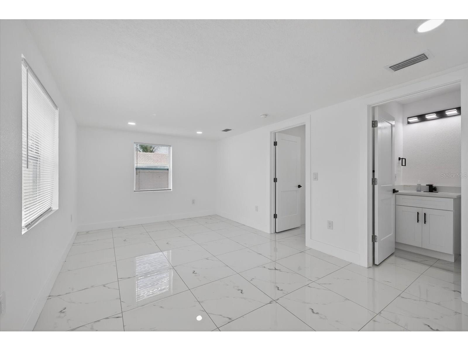 1864 Paradise Lane Clearwater FL 33756 TB8492743 image15