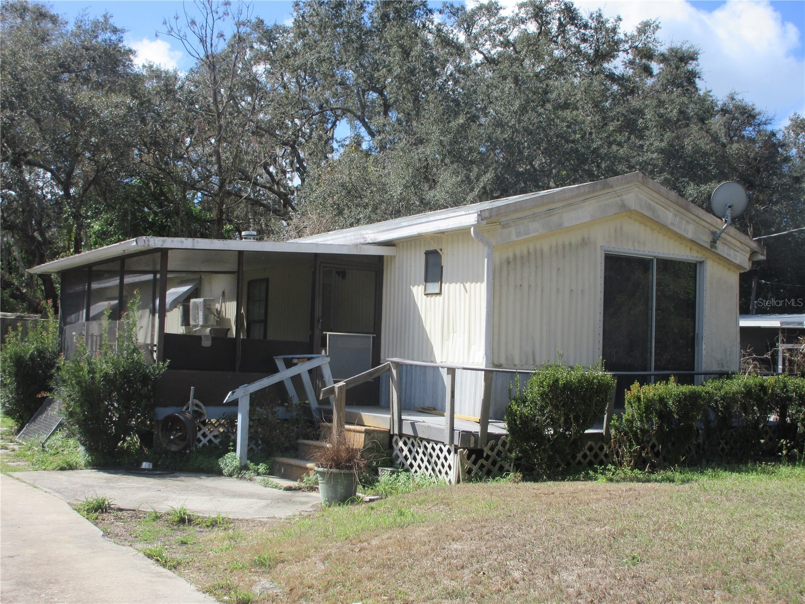 18640 SE 22nd Lane Silver Springs FL 34488 OM720810 image1