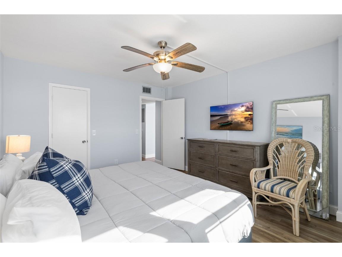 18650 Gulf Boulevard #402 Indian Shores FL 33785 - GULF OF MEXICO TB8446074 image18