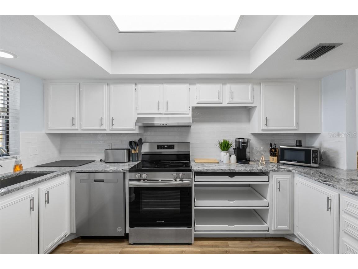 18650 Gulf Boulevard #402 Indian Shores FL 33785 - GULF OF MEXICO TB8446074 image5