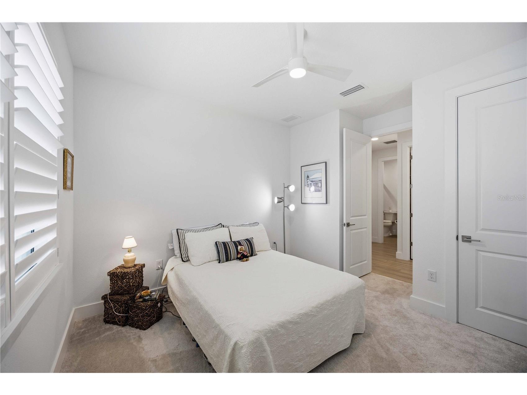 18652 Dayspring Place Venice FL 34293 A4691456 image31