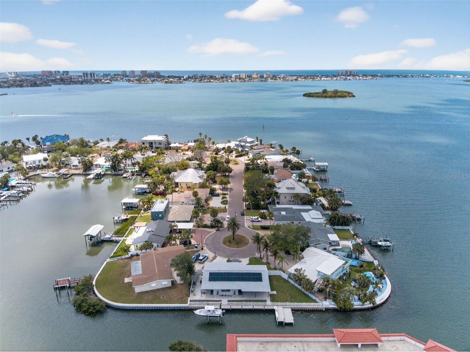 1866 Venetian Point Drive Clearwater FL 33755 - ST JOSEPH SOUND BAY TB8489361 image1
