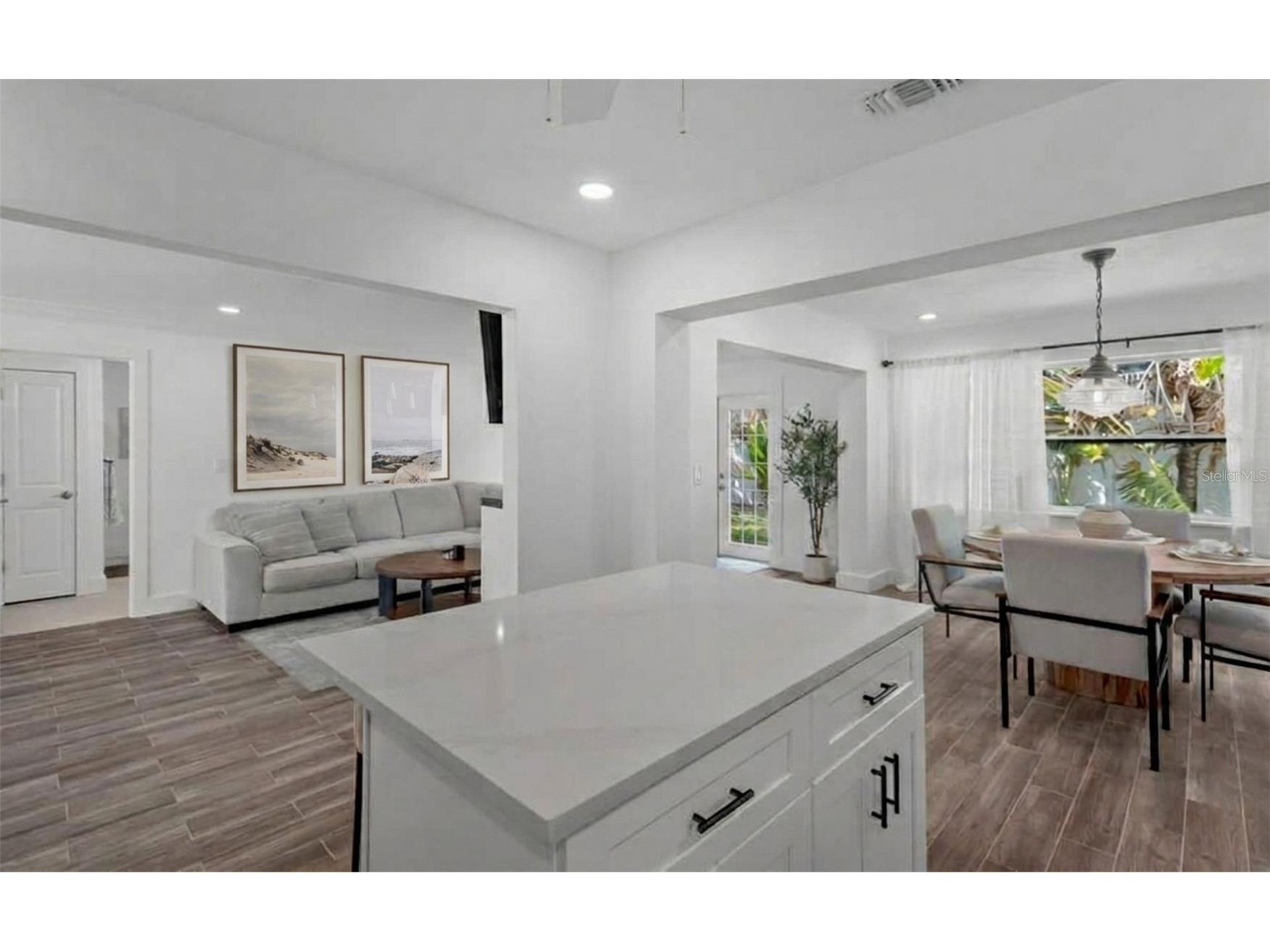 1867 Maryland Avenue NE Saint Petersburg FL 33703 A4684795 image12