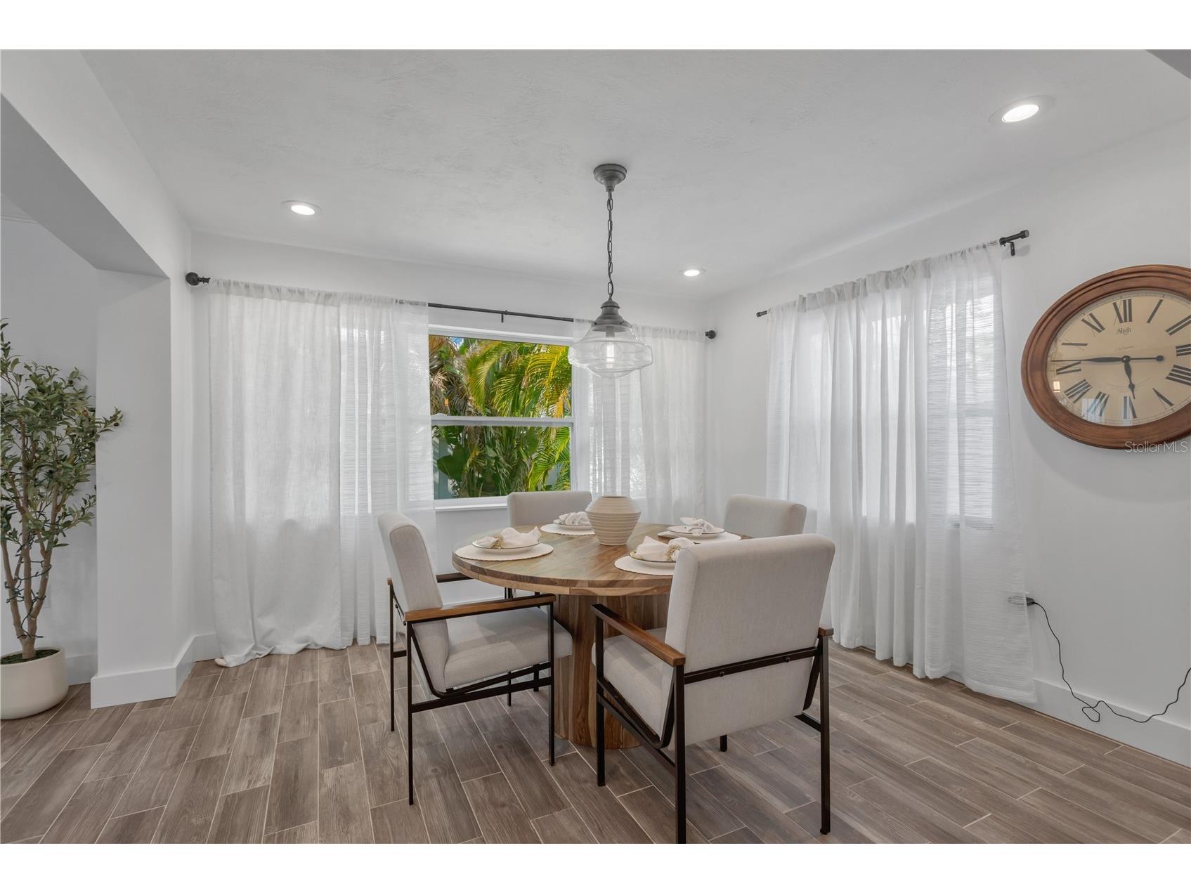 1867 Maryland Avenue NE Saint Petersburg FL 33703 A4684795 image14