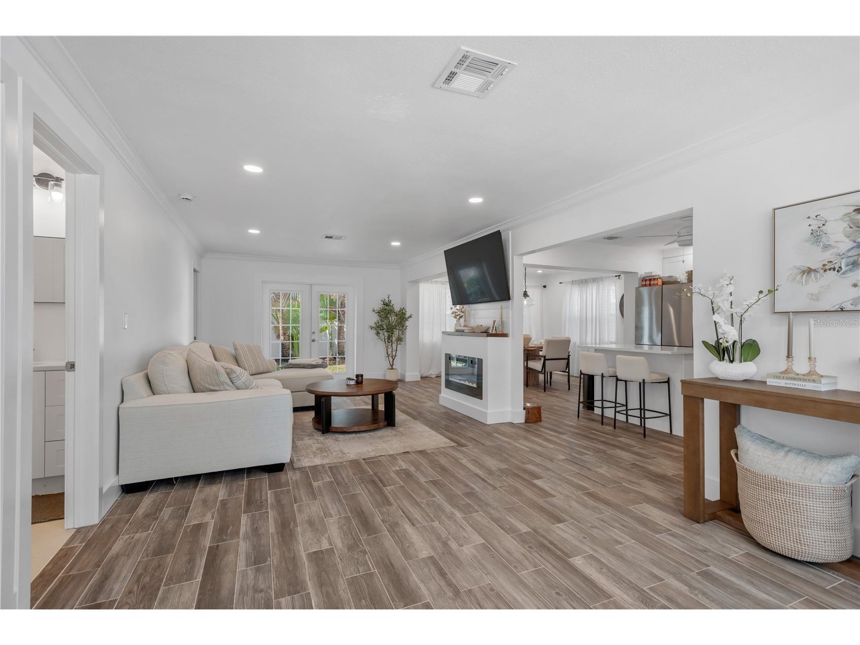 1867 Maryland Avenue NE Saint Petersburg FL 33703 A4684795 image5