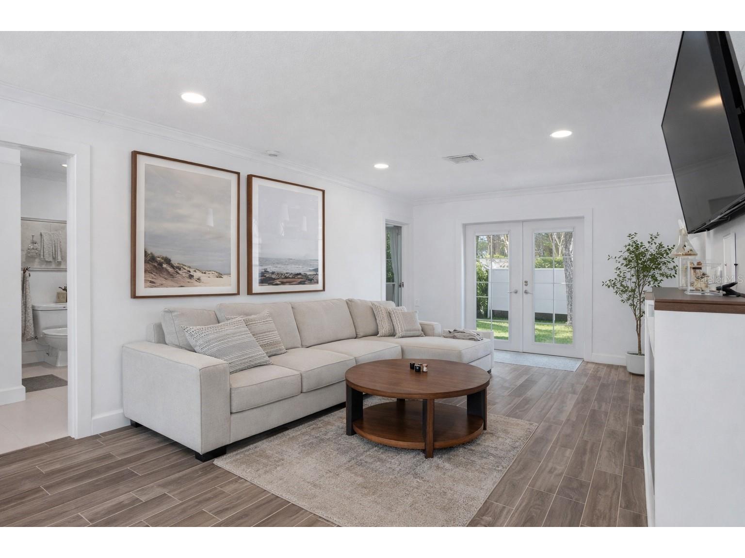 1867 Maryland Avenue NE Saint Petersburg FL 33703 A4684795 image8