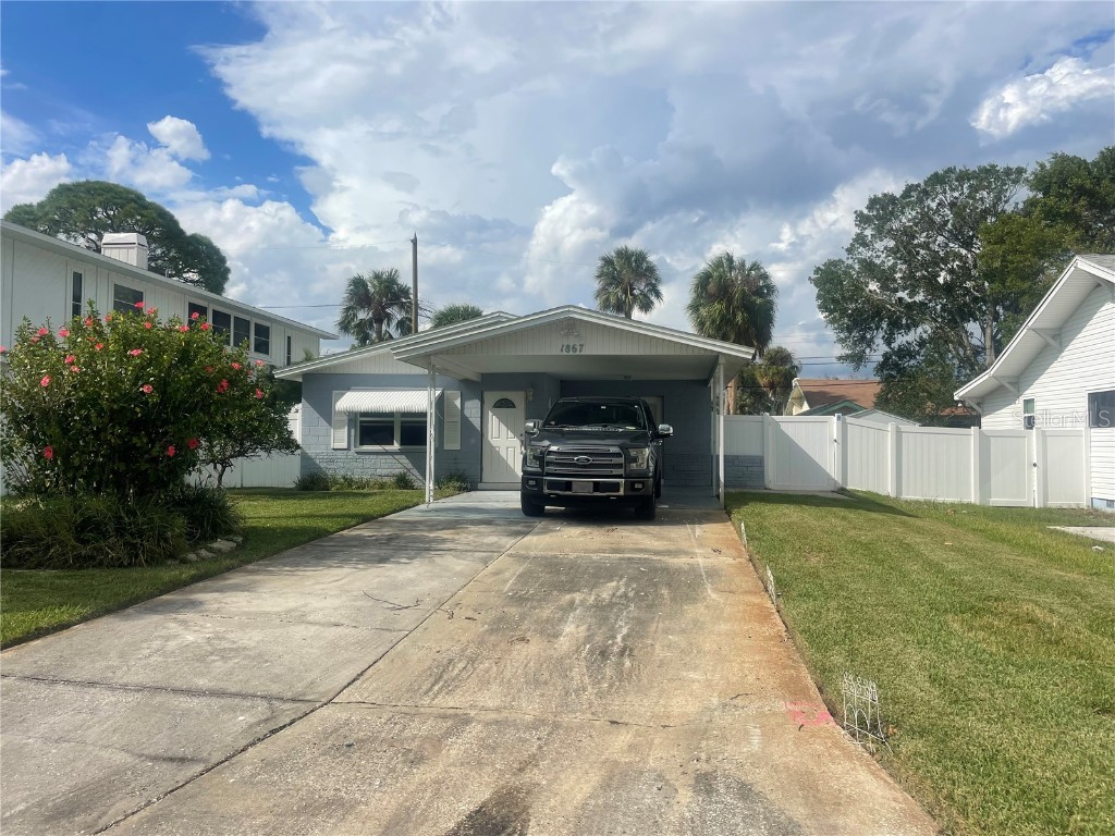 1867 Michigan Avenue NE Saint Petersburg FL 33703 TB8312322 image1