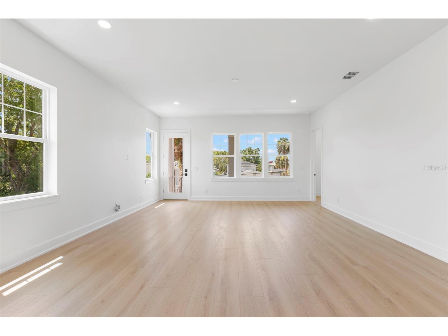 1868 Mississippi Avenue NE Saint Petersburg FL 33703 TB8521432 image18
