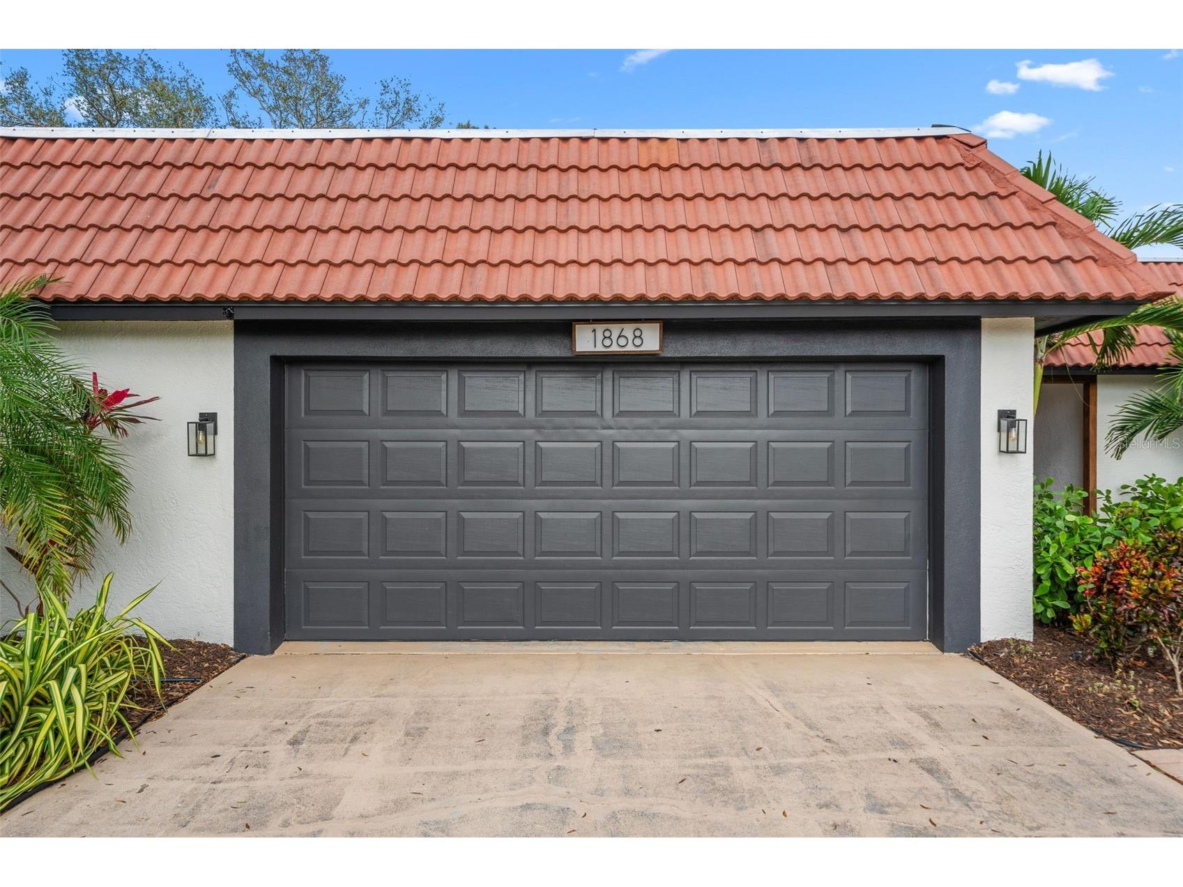 1868 Riviera Circle Sarasota FL 34232 A4674788 image1