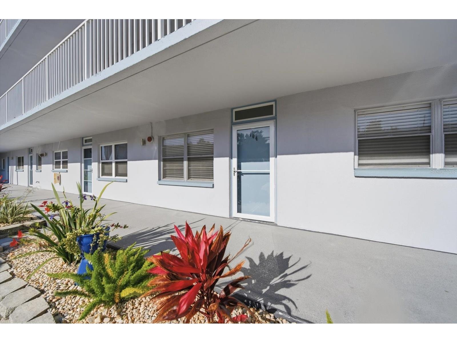 1868 Shore Drive S #104 South Pasadena FL 33707 - BOCA CIEGA BAY TB8503713 image1