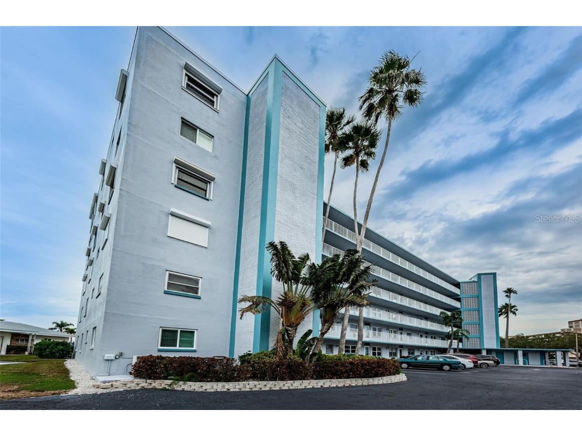 1868 Shore Drive S #102 South Pasadena FL 33707 TB8312970 image1