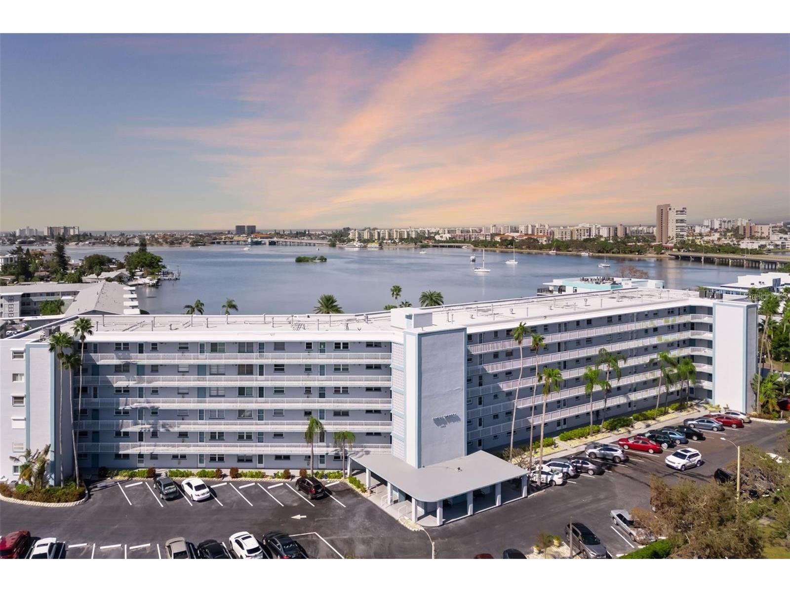 1868 Shore Drive S #207 South Pasadena FL 33707 TB8431287 image1