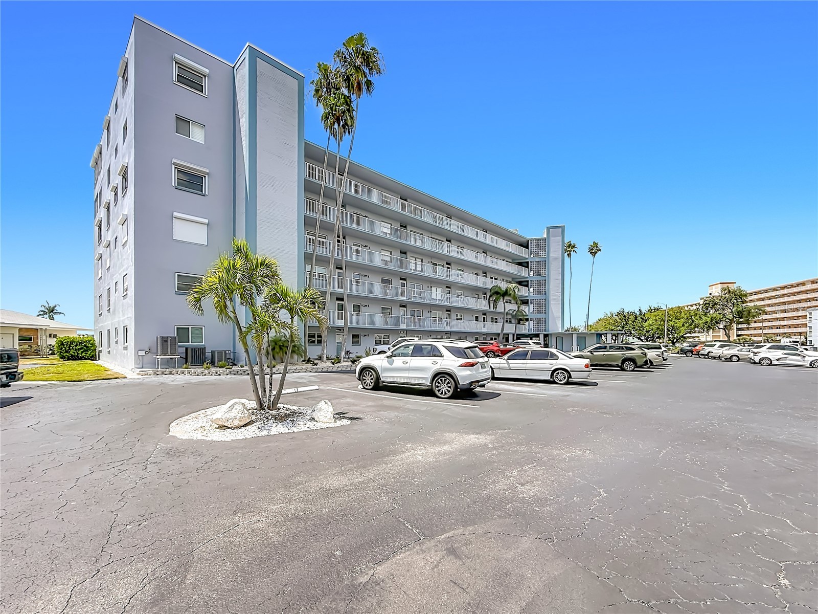 1868 Shore Drive S #503 South Pasadena FL 33707 W7885178 image12
