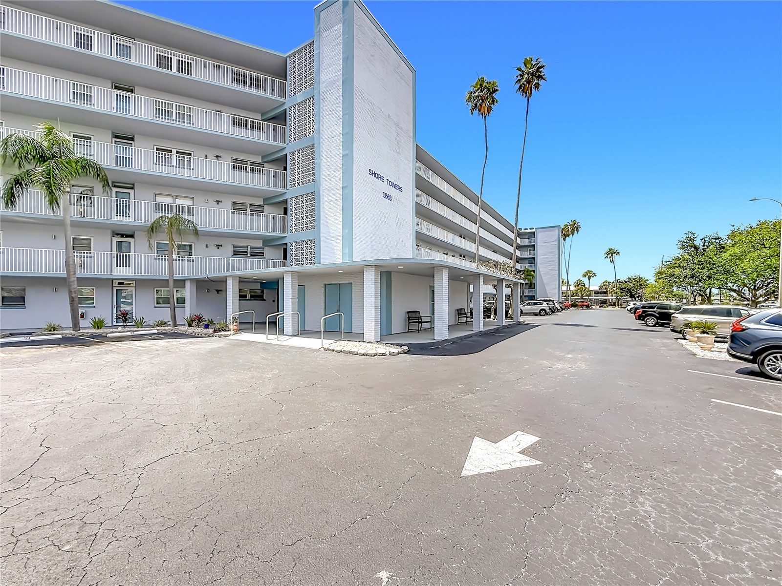 1868 Shore Drive S #503 South Pasadena FL 33707 W7885178 image2