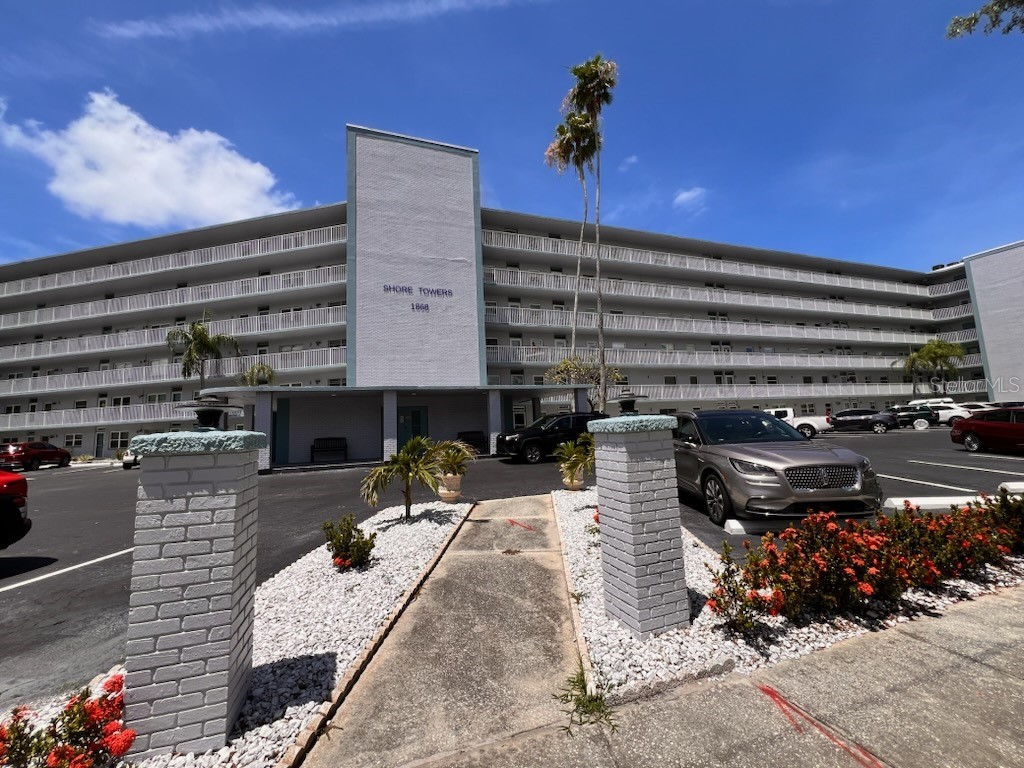 1868 Shore Drive S #607 South Pasadena FL 33707 TB8511670 image1