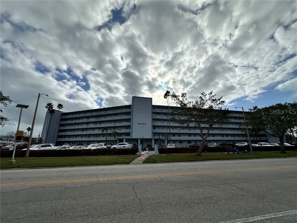 1868 Shore Drive S #608 South Pasadena FL 33707 TB8351305 image36