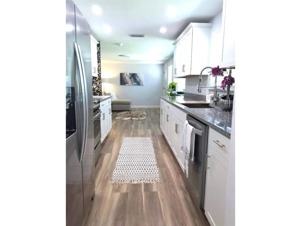 1868 Wharf Road Sarasota FL 34231 A4673255 image15