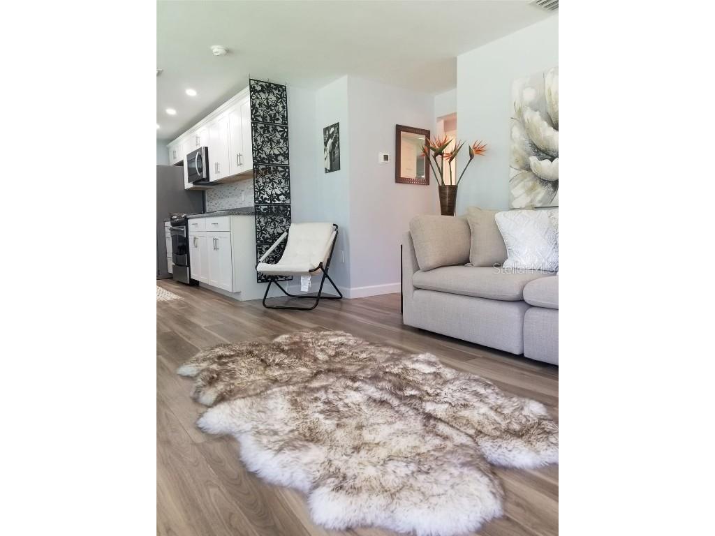 1868 Wharf Road Sarasota FL 34231 A4673255 image22