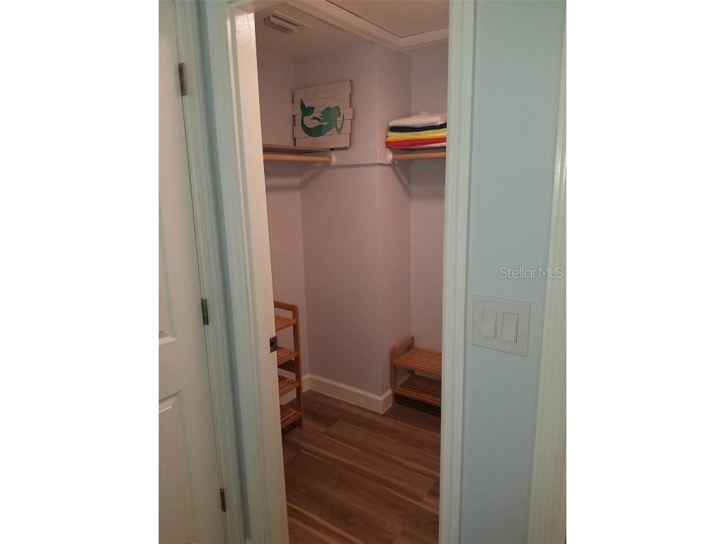 1868 Wharf Road Sarasota FL 34231 A4673255 image23