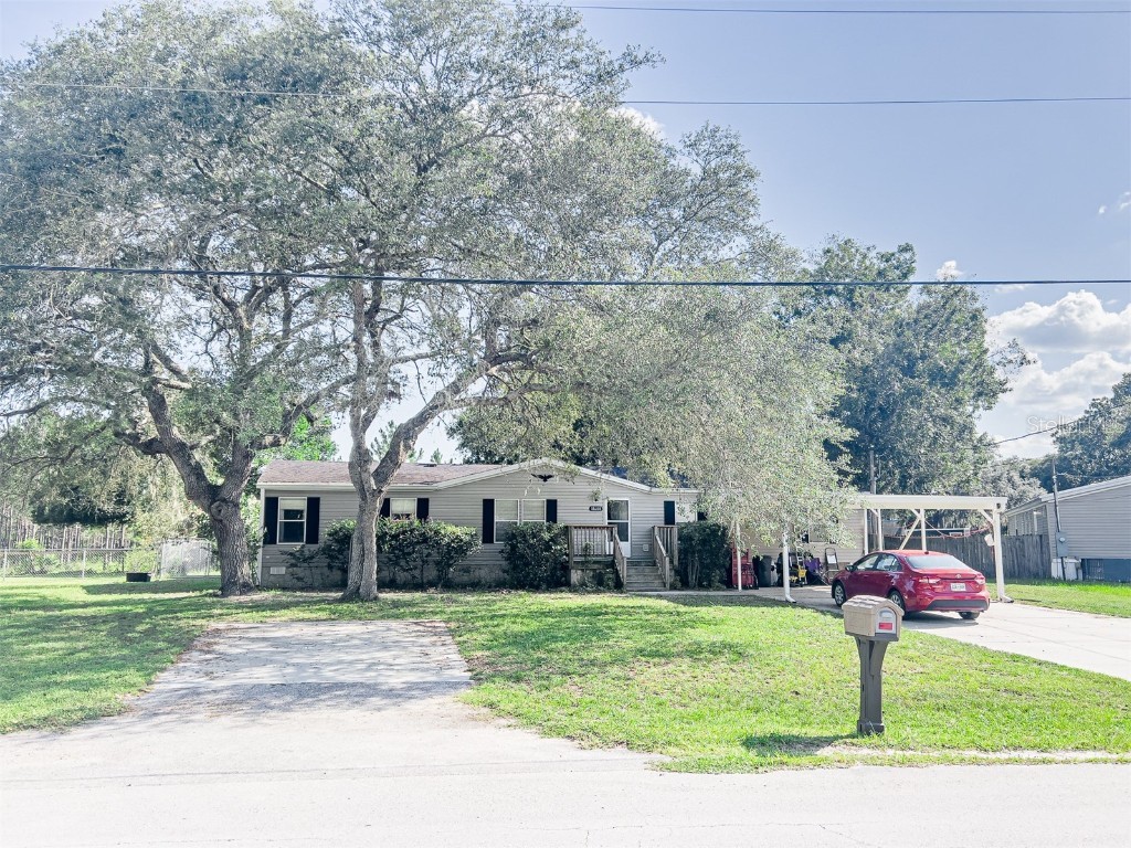 18680 SE 55th Place Ocklawaha FL 32179 V4931357 image1