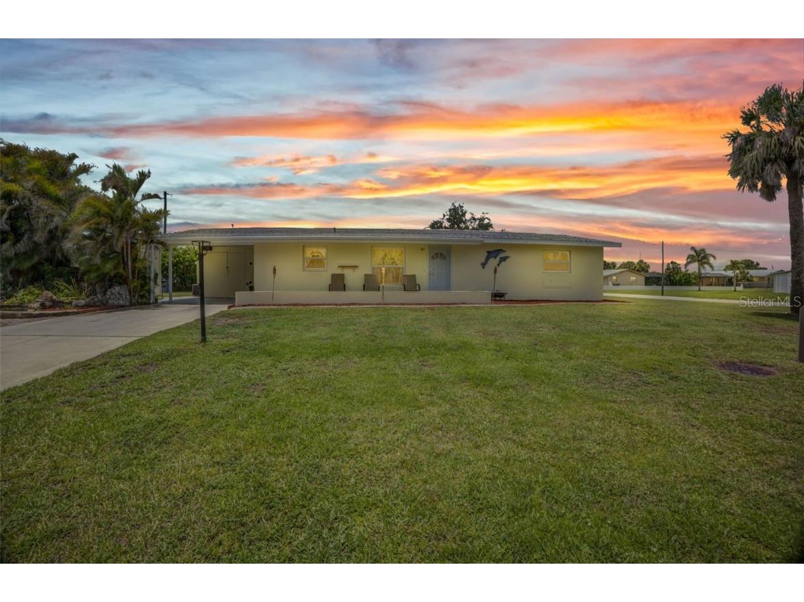 187 Walnut Avenue NW Port Charlotte FL 33952 C7512185 image1