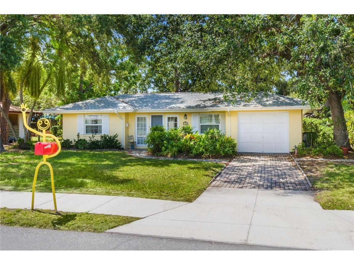 1870 Jasmine Drive Sarasota FL 34239 A4642328 image1