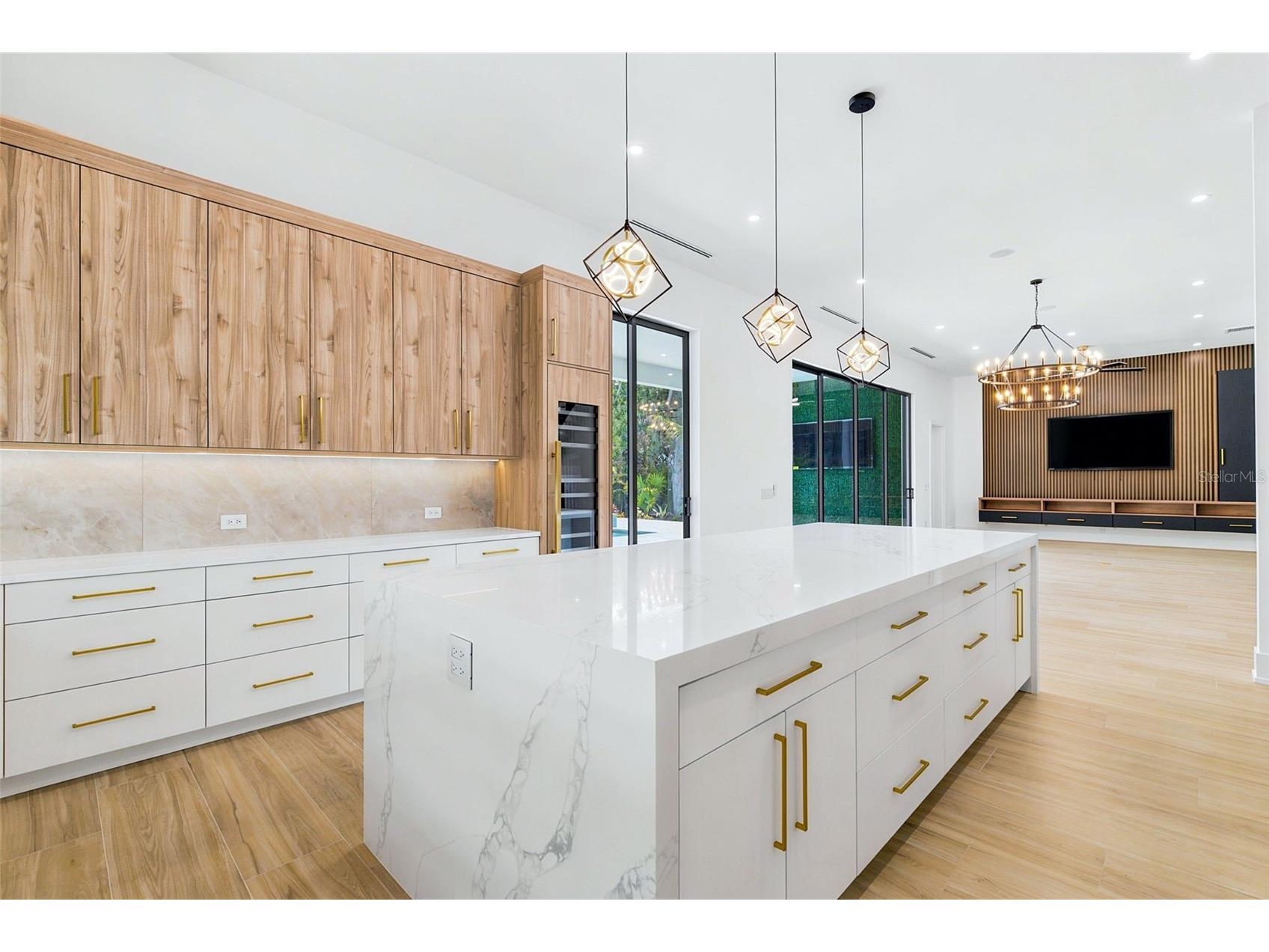 1870 Jasmine Drive Sarasota FL 34239 A4696318 image10