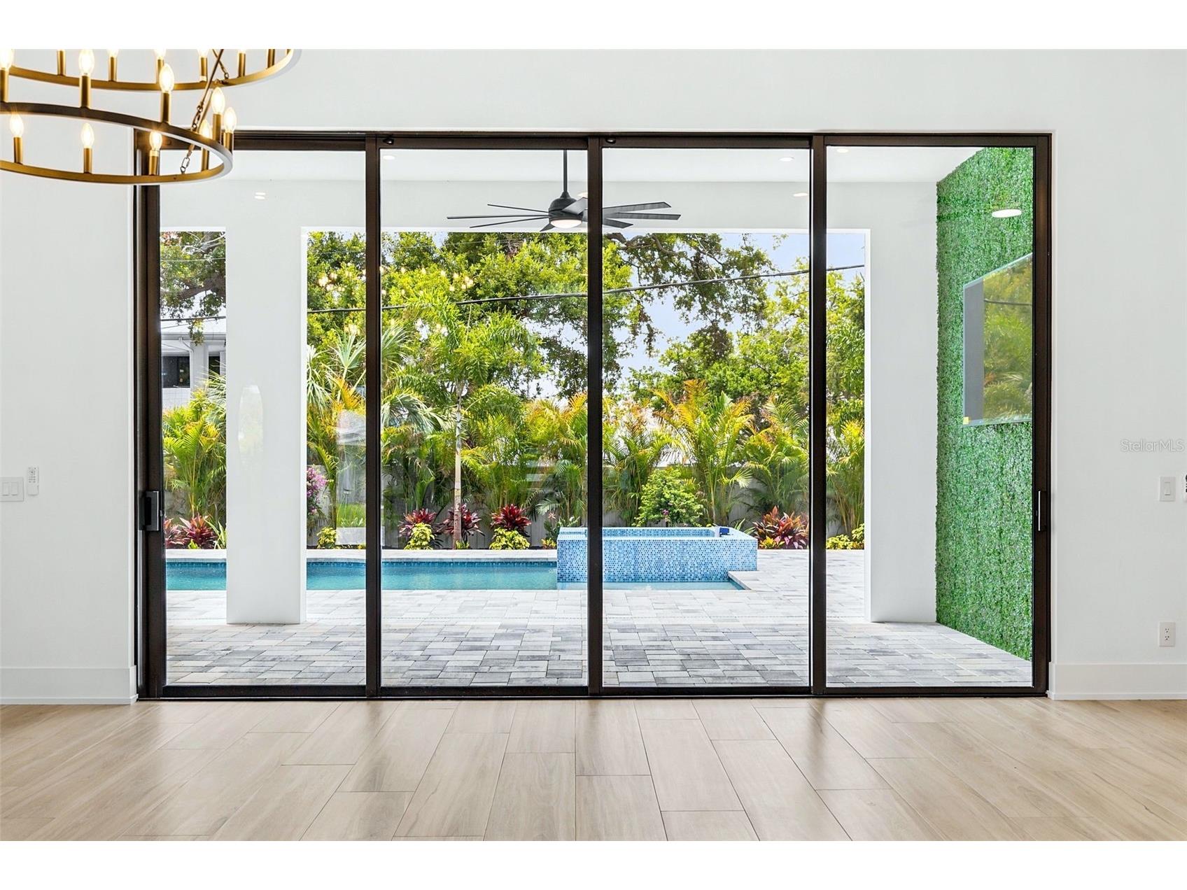 1870 Jasmine Drive Sarasota FL 34239 A4696318 image13