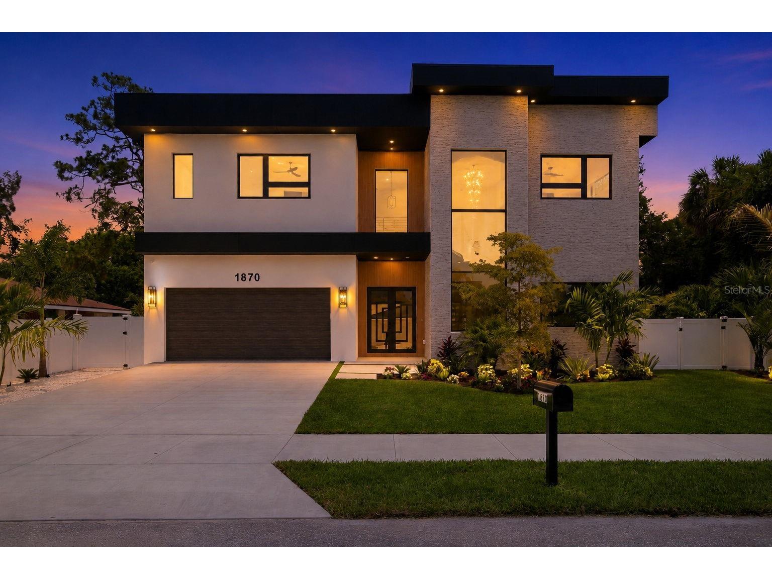 1870 Jasmine Drive Sarasota FL 34239 A4696318 image2