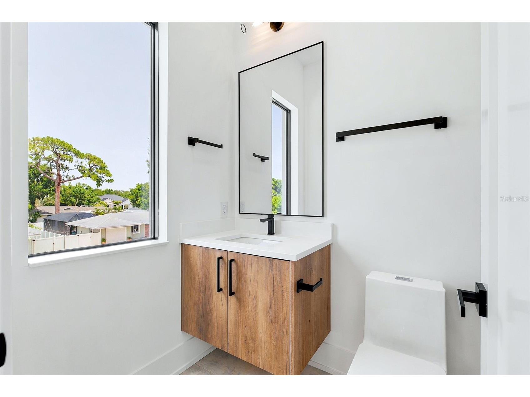 1870 Jasmine Drive Sarasota FL 34239 A4696318 image28