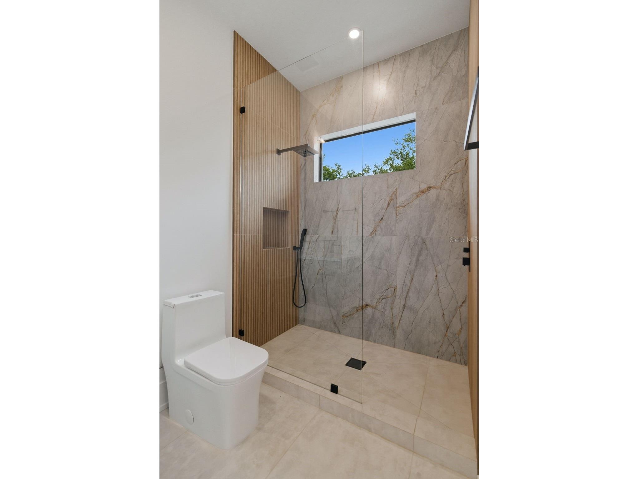 1870 Jasmine Drive Sarasota FL 34239 A4696318 image33