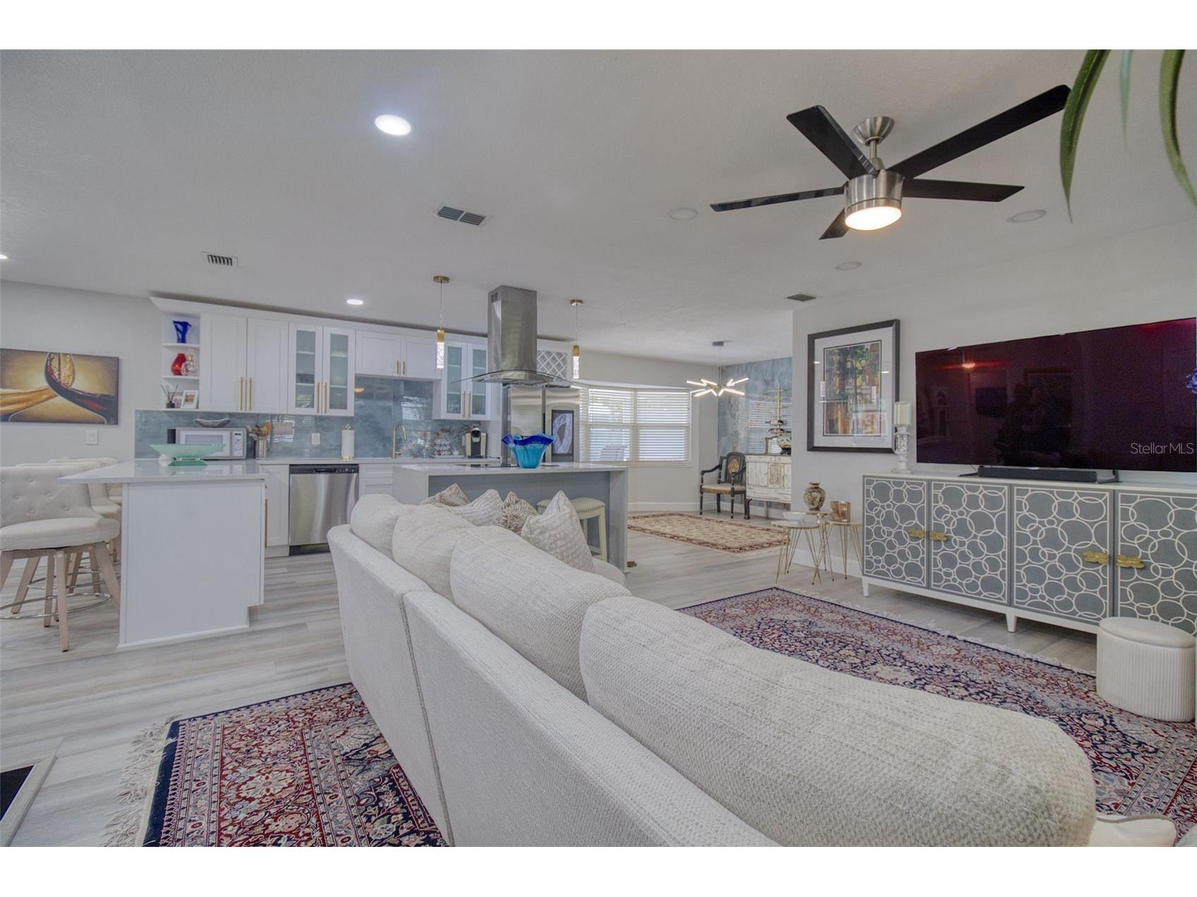 1871 Del Robles Terrace Clearwater FL 33764 TB8494387 image4