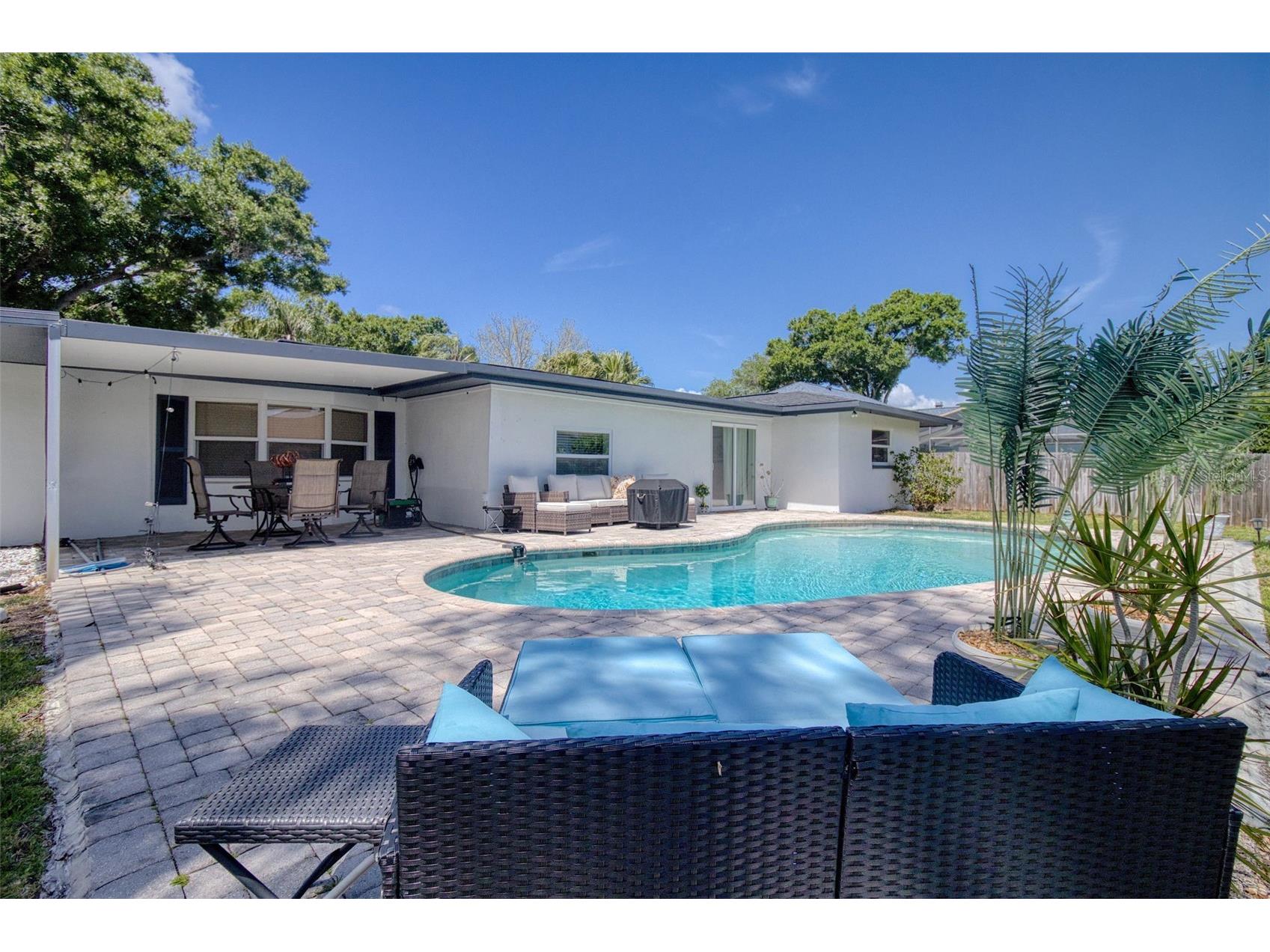 1871 Del Robles Terrace Clearwater FL 33764 TB8494387 image40
