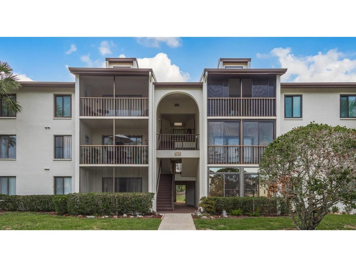 1871 Pine Ridge Way W #2E Palm Harbor FL 34684 TB8506505 image1
