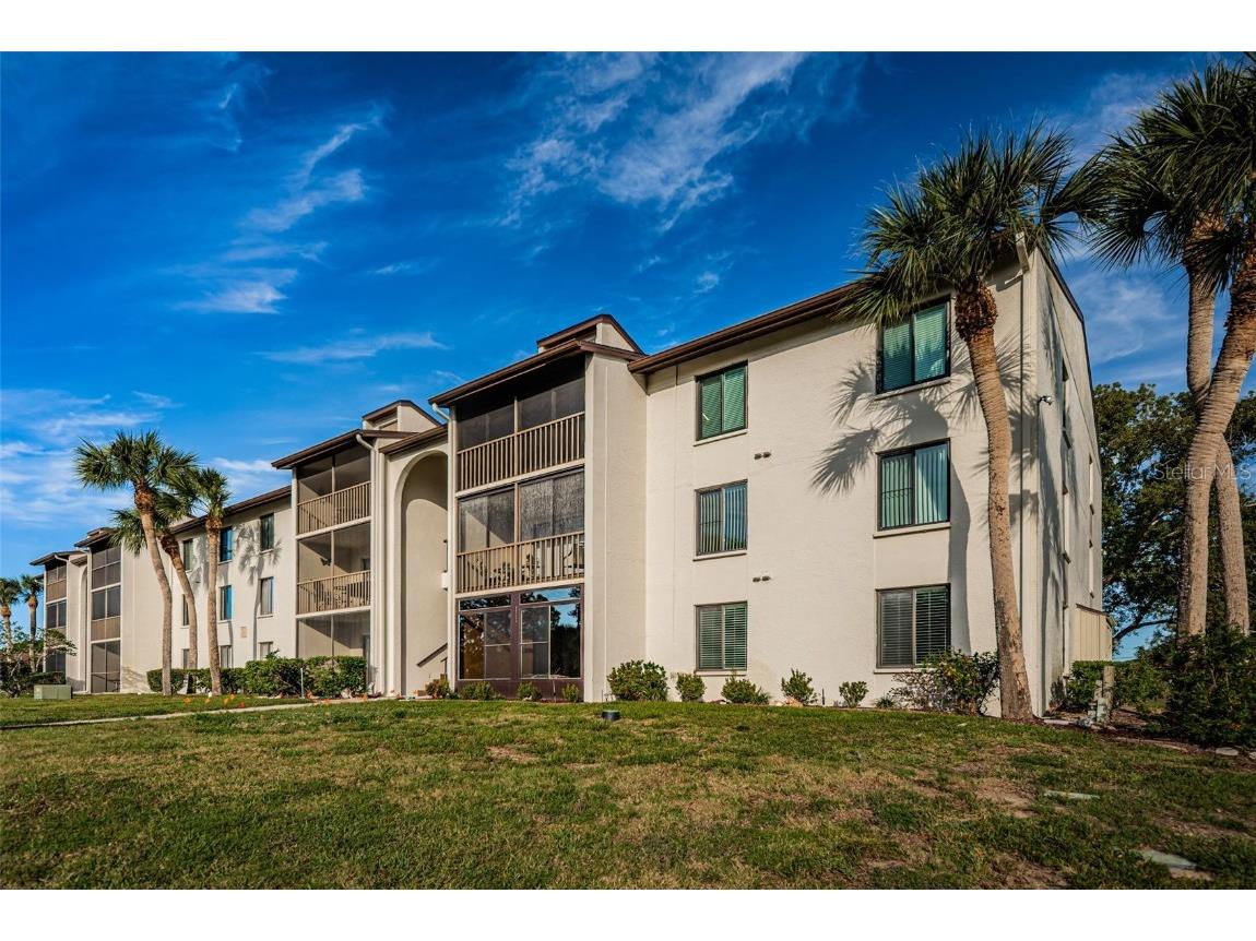 1871 Pine Ridge Way W #H1 Palm Harbor FL 34684 U8233759 image1