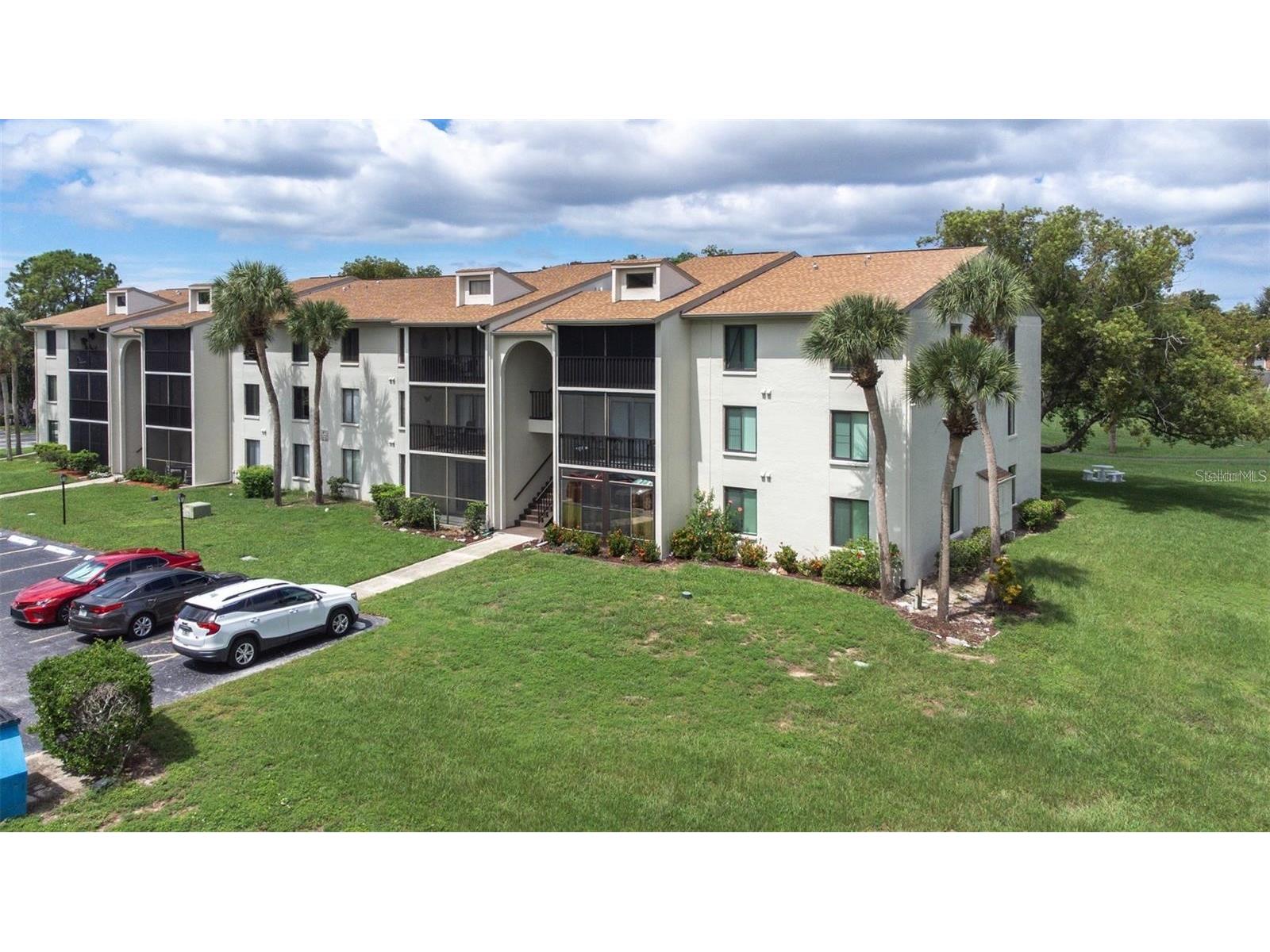 1871 Pine Ridge Way W #H3 Palm Harbor FL 34684 TB8468289 image1