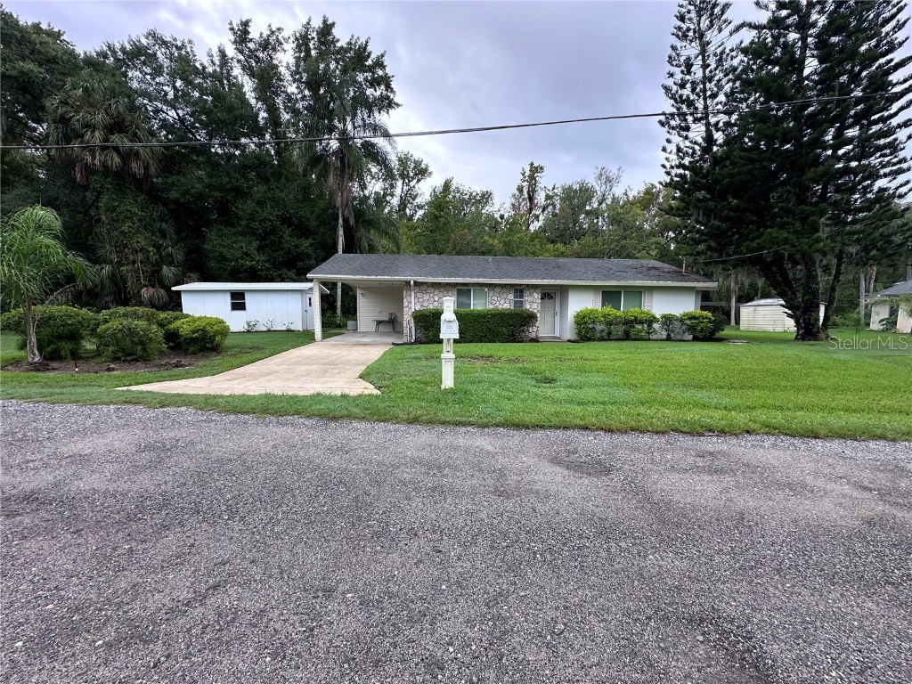 1871 Riveredge Drive Astor FL 32102 - ST JOHNS RIVER V4938298 image1