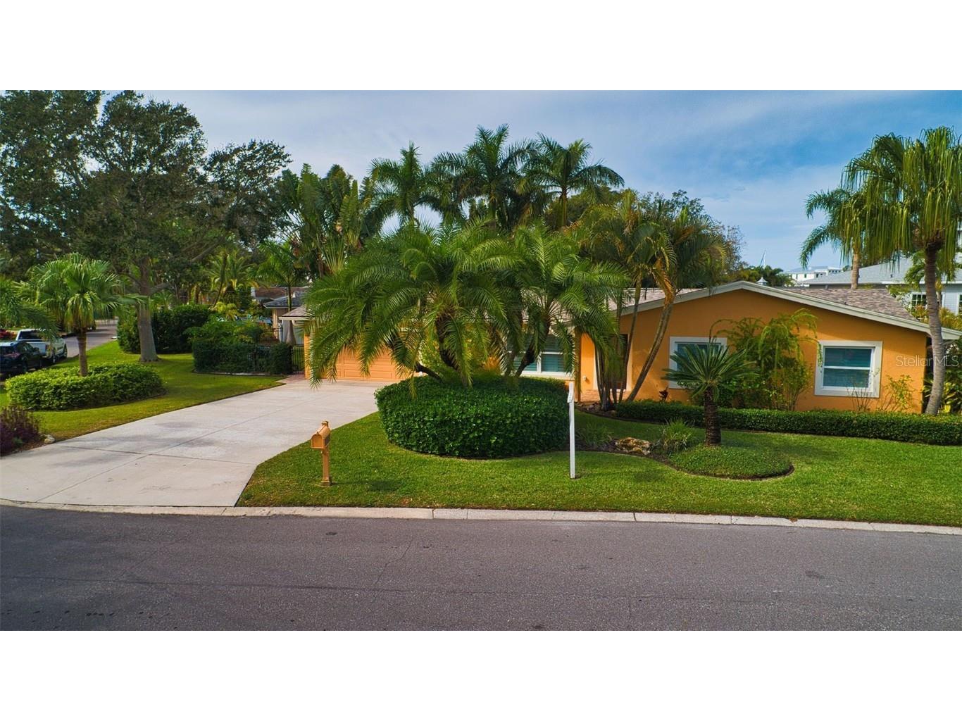 1872 Clearwater Harbor Drive Largo FL 33770 U8183158 image1